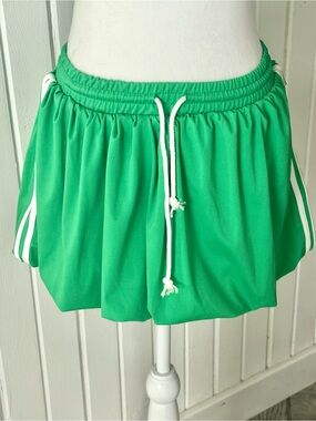 Love Theory Green Bubble Skirt Skort with White Drawstring Size M